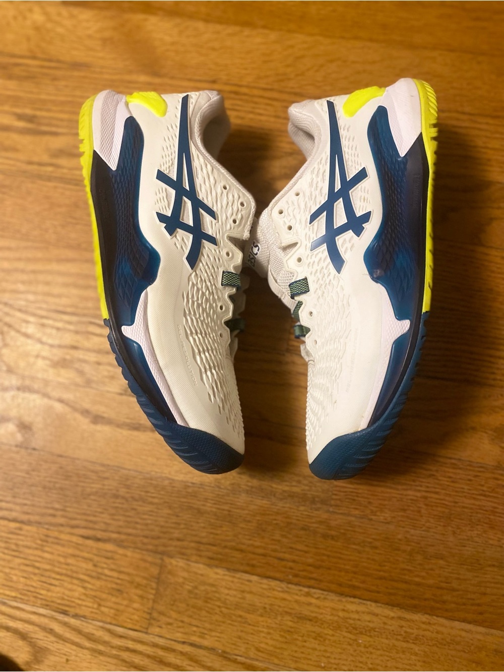 Men’s Asics Gel Resolution 9 tennis shoes